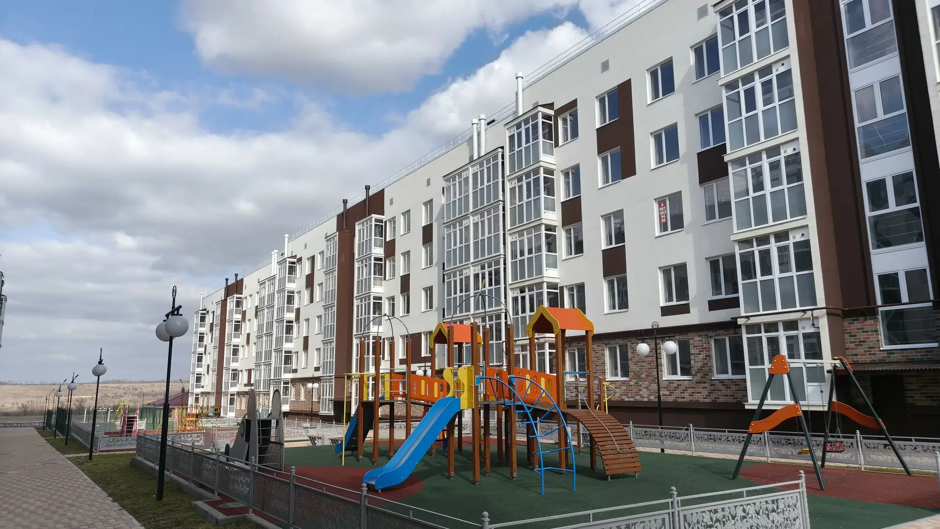 Новостройка: По ул. Антона Чехова от застройщика Лидер-Строй, Михайловск — визуализация жилого комплекса (фото 2)