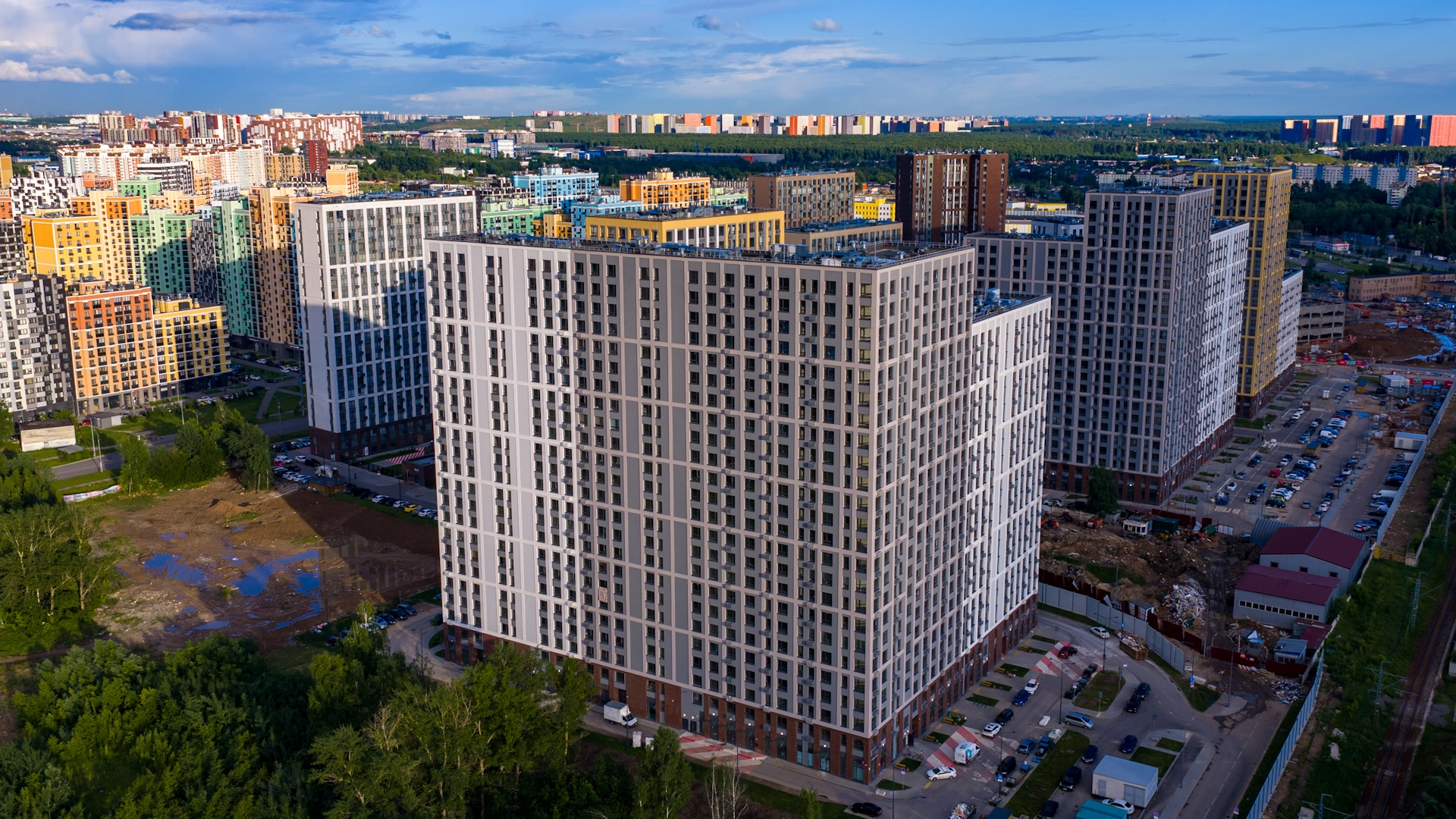 Ход строительства новостройки Лучи от застройщика ЛСР: фото за Июнь,2026 — (фото 1)
