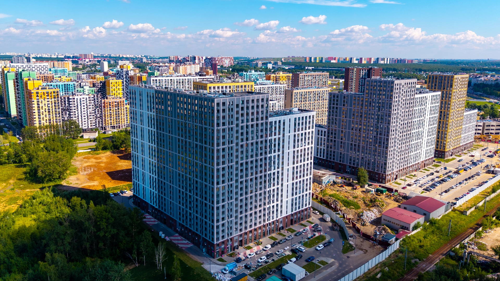 Ход строительства новостройки Лучи от застройщика ЛСР: фото за Июль,2026 — (фото 1)