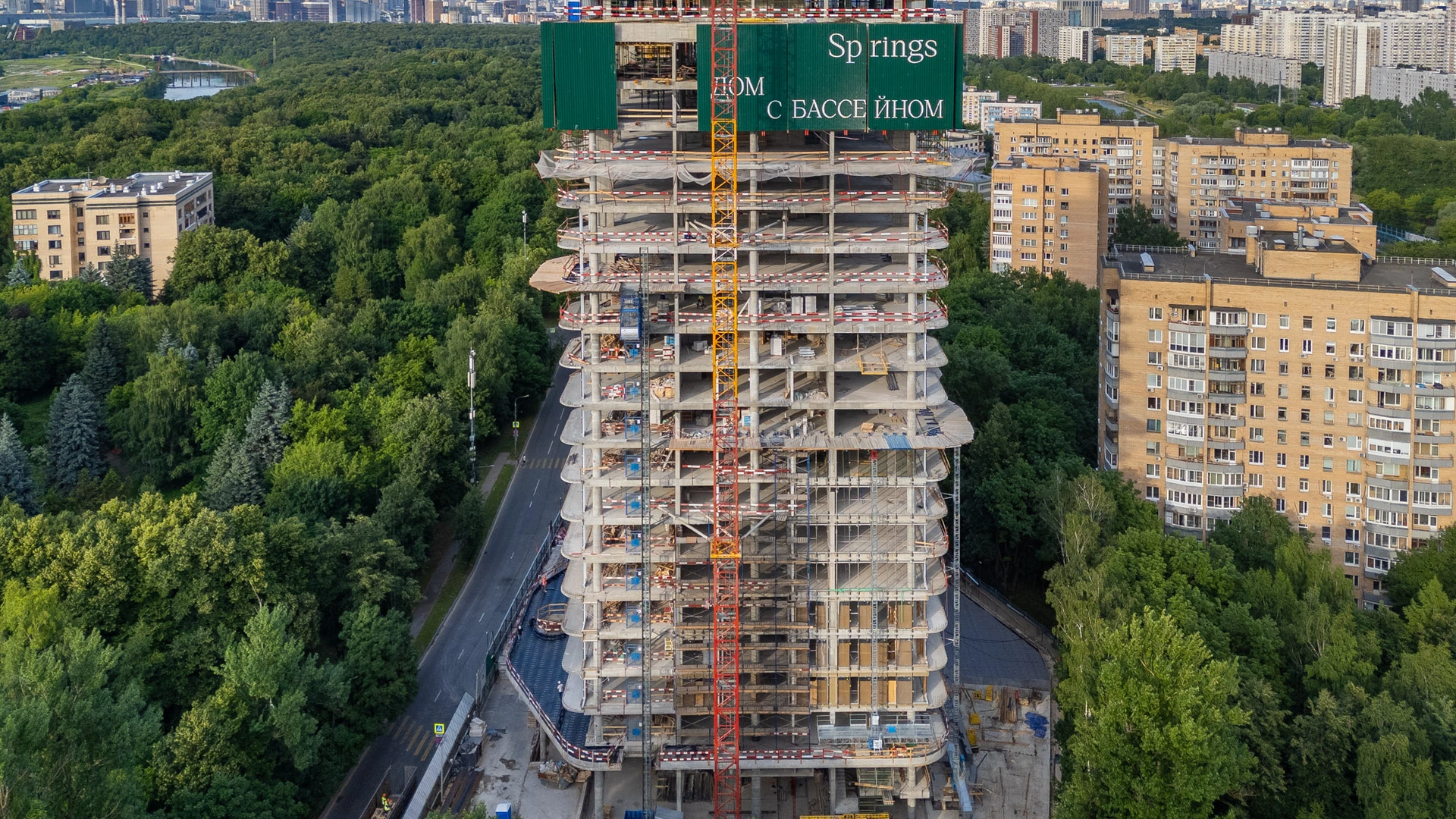 Ход строительства новостройки Спрингс от застройщика UNIQ Development: фото за Июнь,2026 — (фото 1)