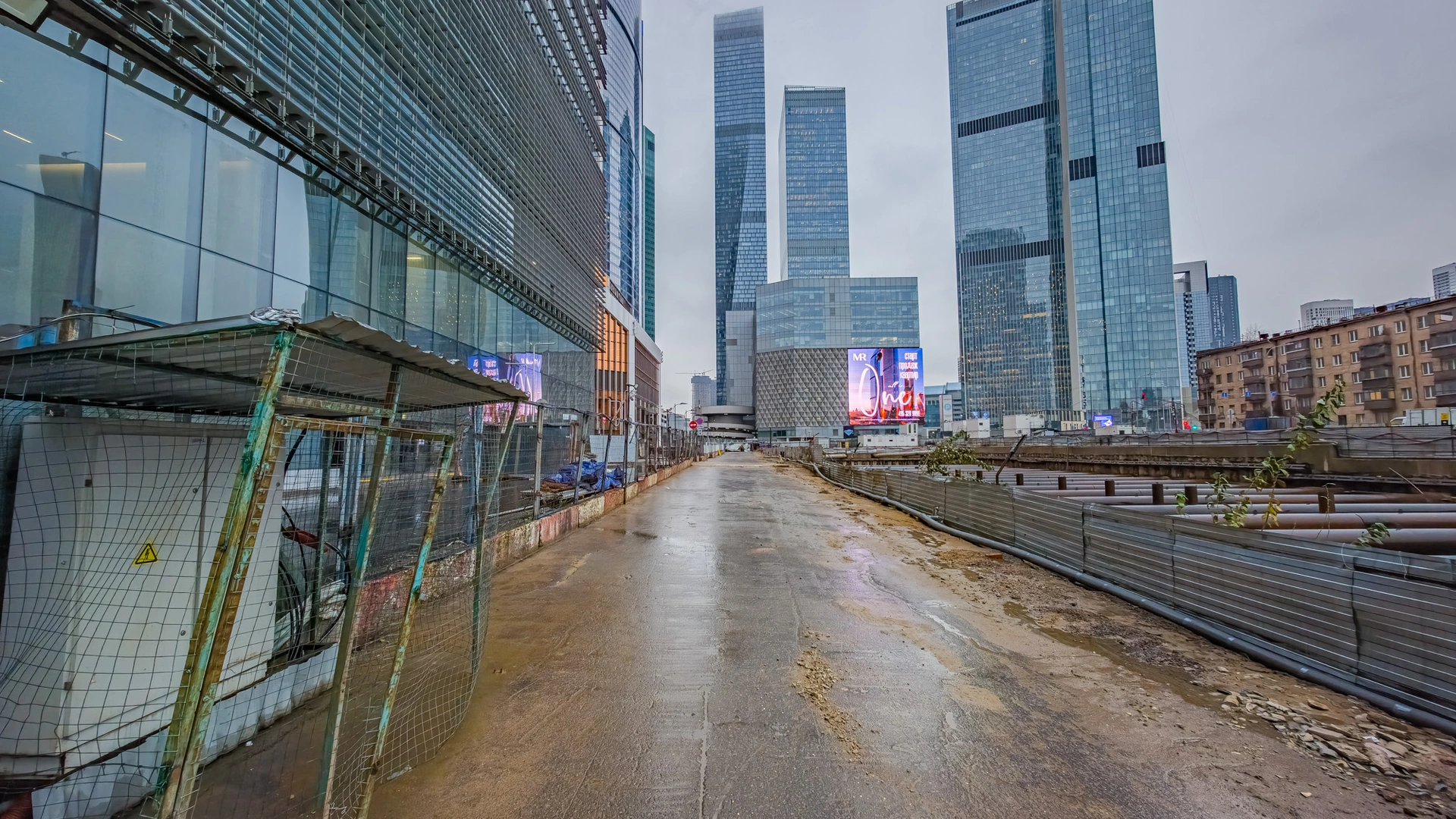 Ход строительства новостройки Сколково Уан от застройщика Ikon-Development: фото за Ноябрь,2025 — (фото 1)