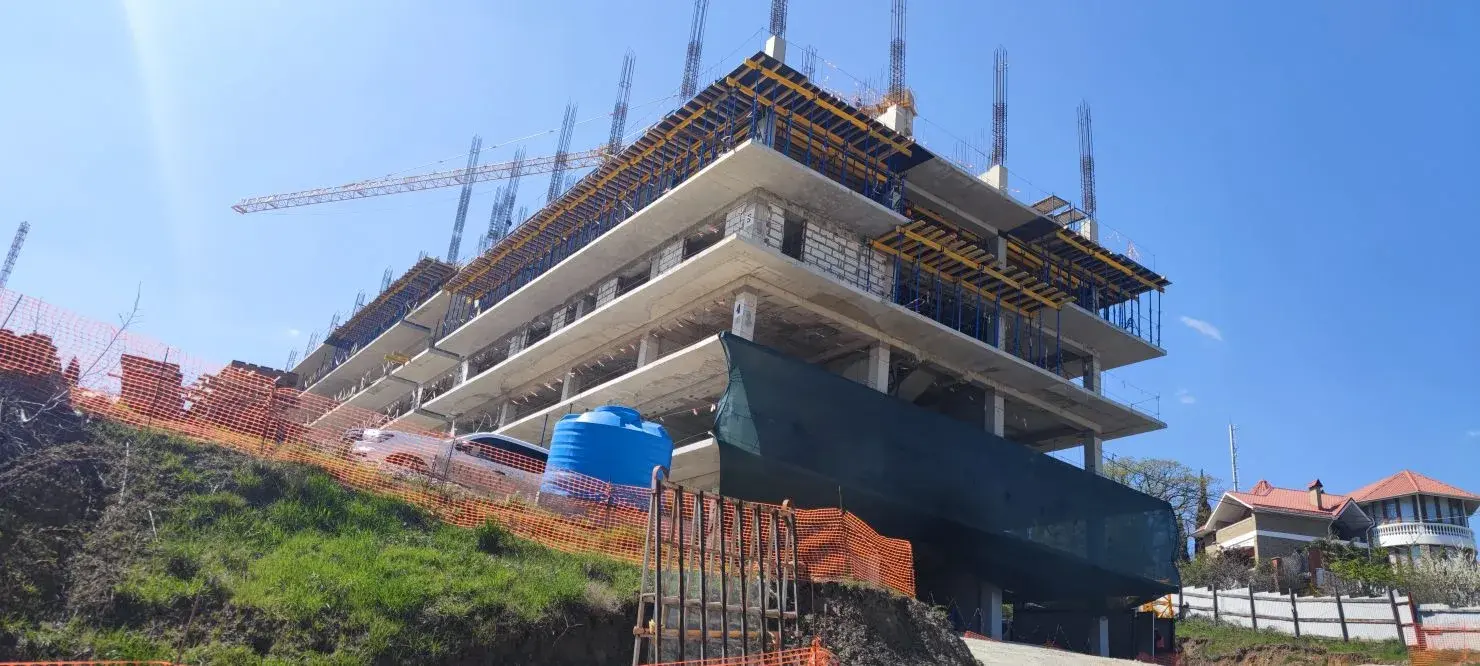 Ход строительства новостройки Алушта-Ривьера от застройщика Аркада: фото за Апрель,2026 — (фото 1)