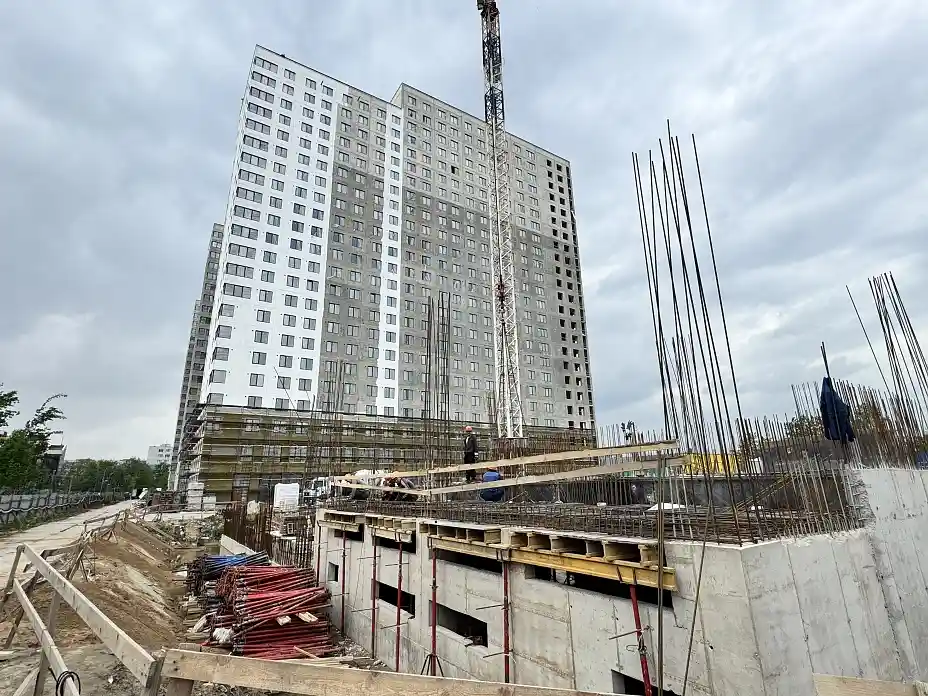 Ход строительства новостройки Про Молодость от застройщика PLG: фото за Май,2025 — (фото 1)
