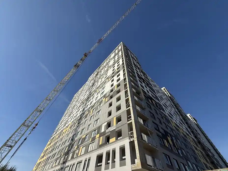 Ход строительства новостройки Про Молодость от застройщика PLG: фото за Август,2025 — (фото 1)