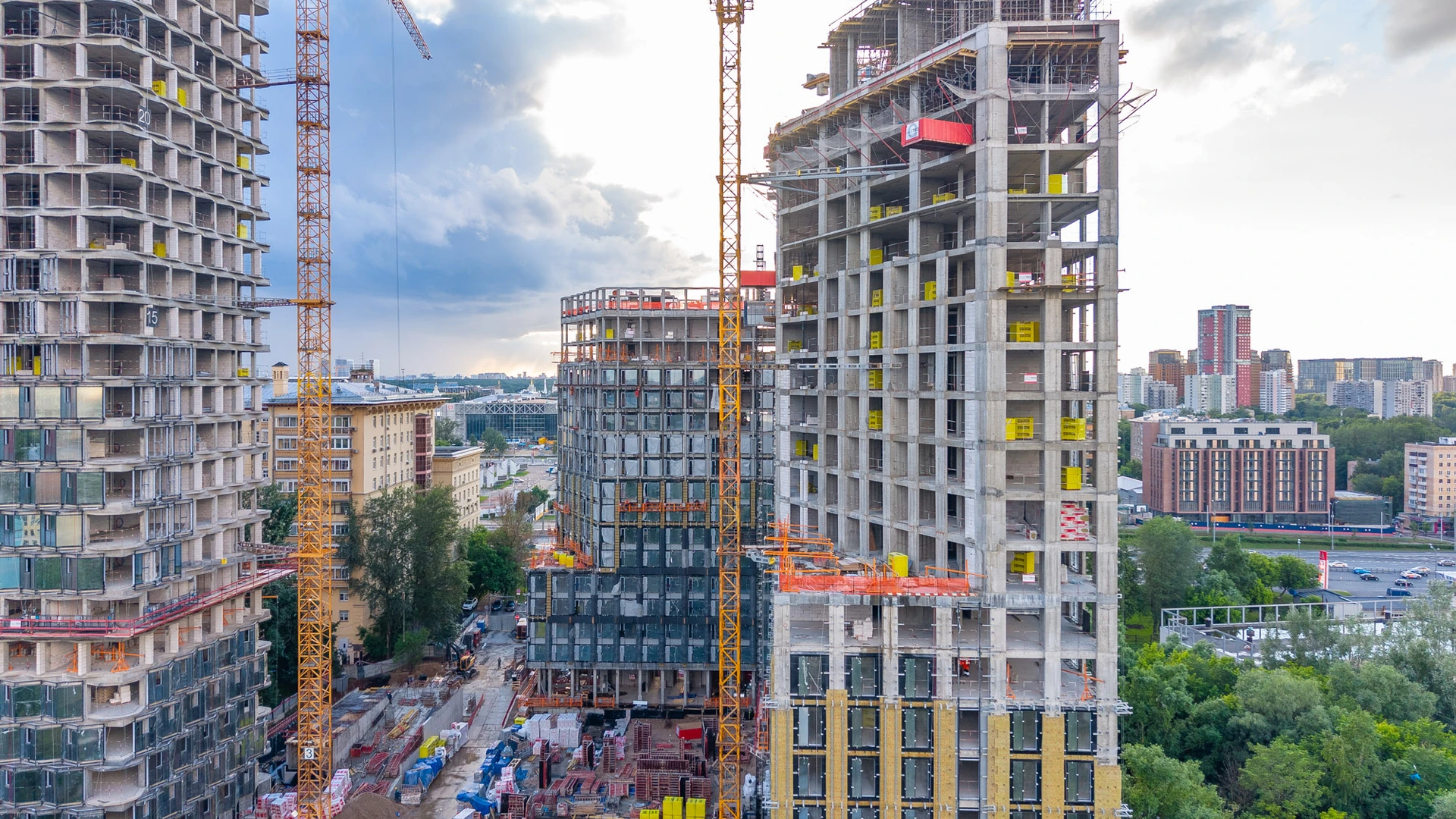 Ход строительства новостройки Мира от застройщика MR Group: фото за Июнь,2026 — (фото 1)