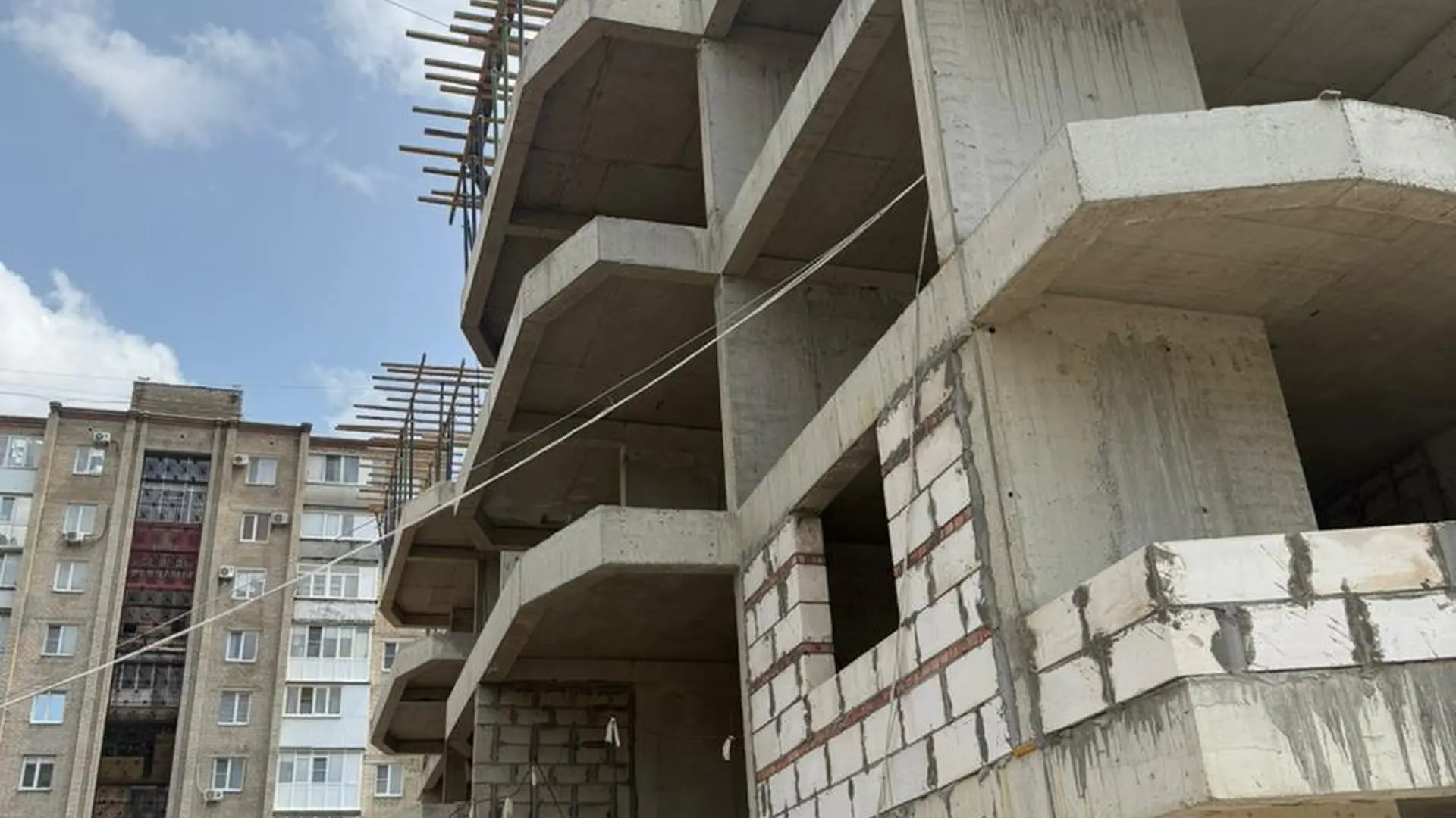Ход строительства новостройки Доваторцев 42Б от застройщика Главстрой: фото за Апрель,2025 — (фото 1)