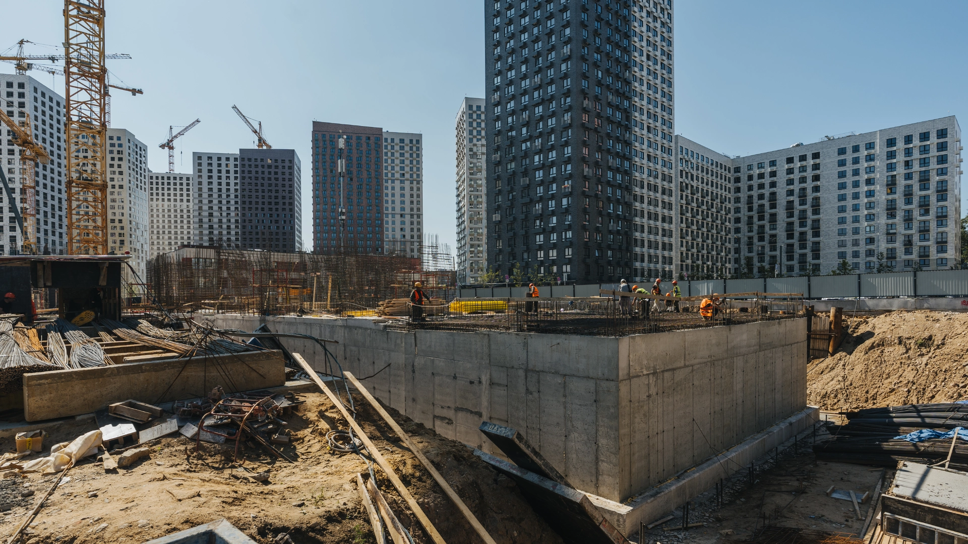 Ход строительства новостройки Яуза парк от застройщика ПИК: фото за Август,2026 — (фото 1)