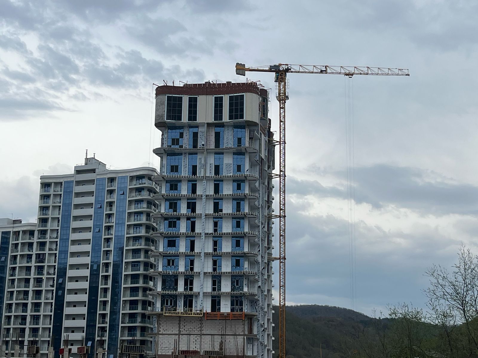 Ход строительства новостройки Сан Хилс Ольгинка от застройщика Метрикс Develoрment: фото за Апрель,2025 — (фото 1)