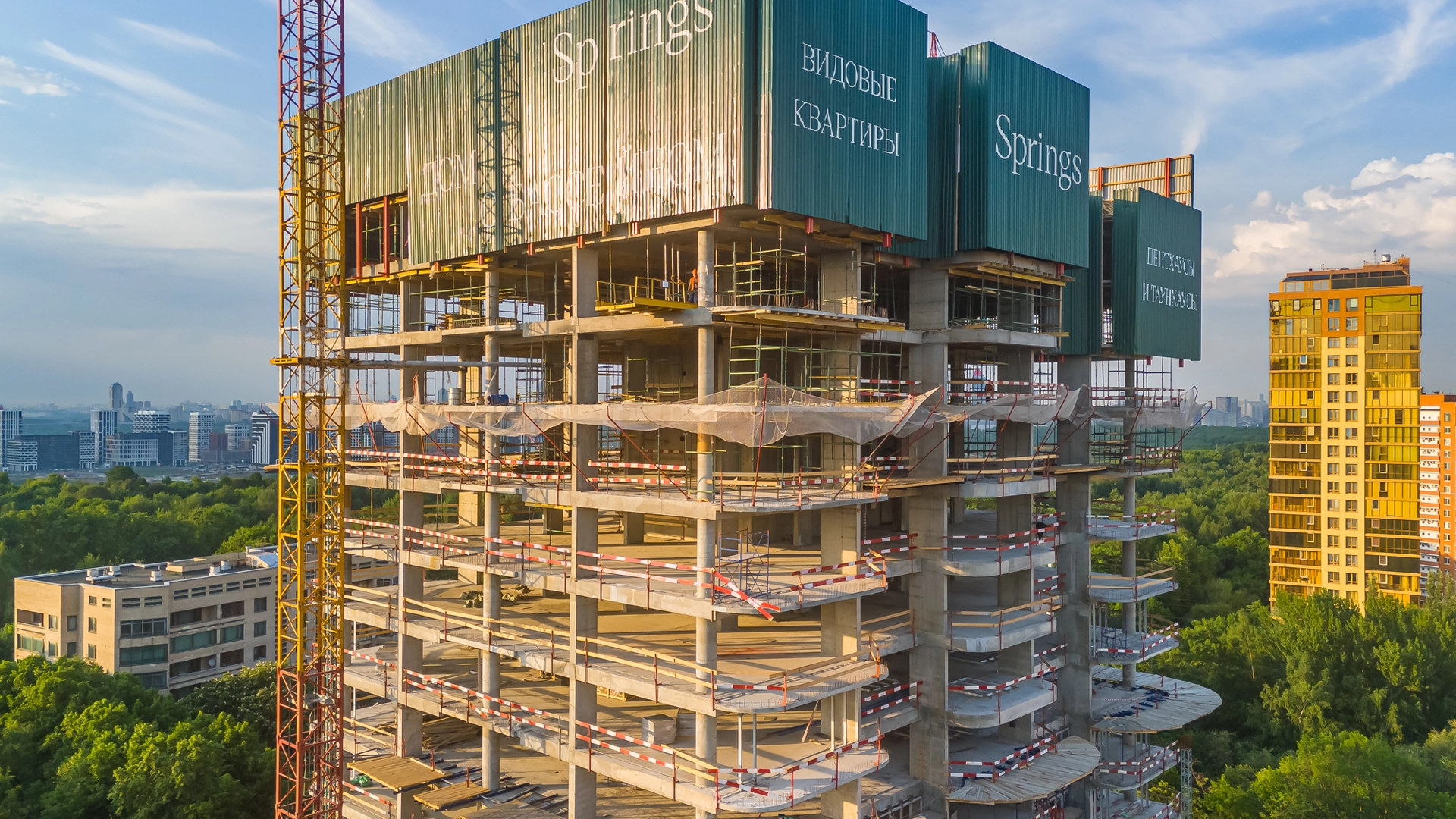 Ход строительства новостройки Спрингс от застройщика UNIQ Development: фото за Май,2026 — (фото 1)