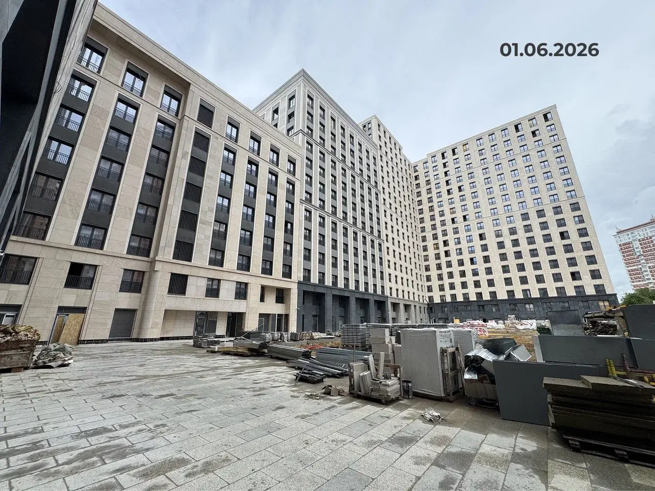 Ход строительства новостройки Легаси от застройщика Tashir Estate: фото за Июнь,2026 — (фото 1)